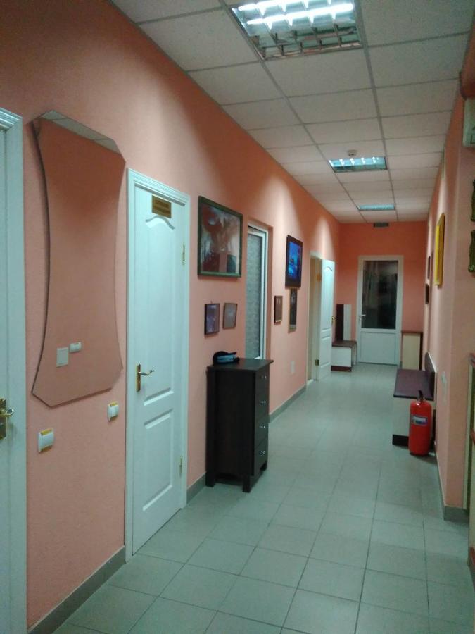 У Поттера Vandrarhem Ternopil Exteriör bild